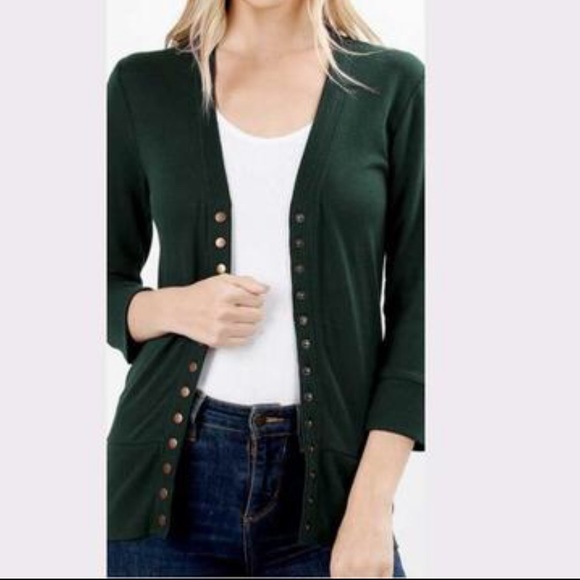 ✨LAST ONES ✨Hunter green snap closure cardigan - Picture 2 of 4